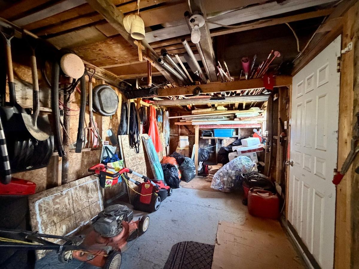 Remise et bâtiment accessoire sur le terrain