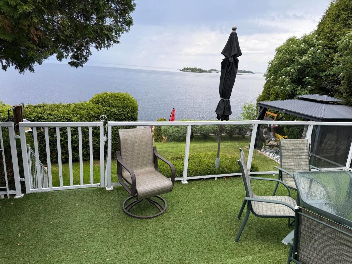 La terrasse donnant sur le lac