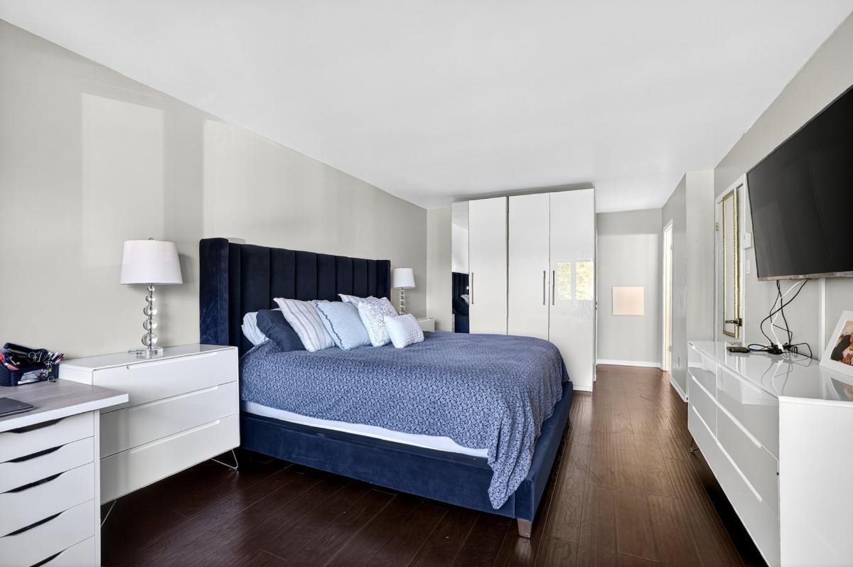 Autre vue de la chambre principale