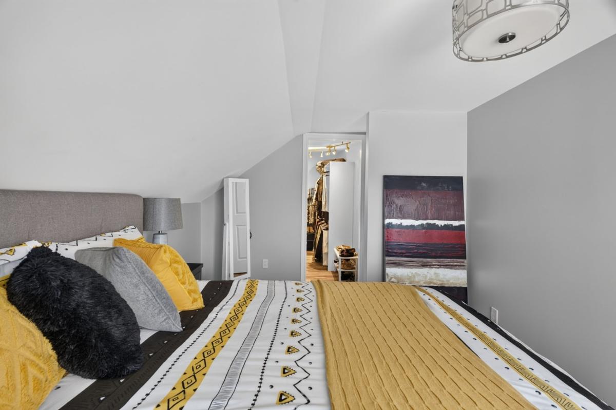 Vue complémentaire de la chambre principale