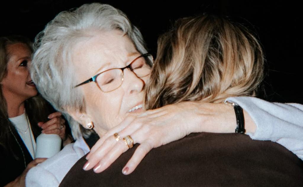 Marie-Philip Poulin et sa grand-mère