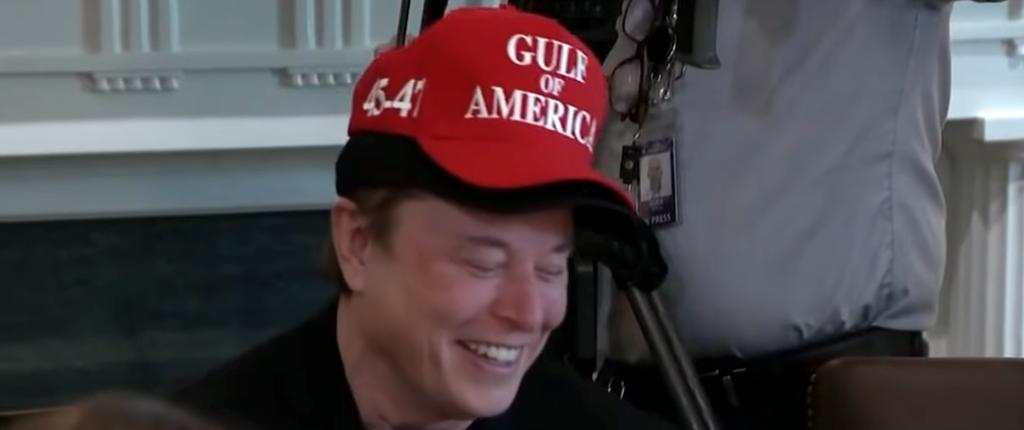 Elon Musk portant une casquette rouge Gulf of America