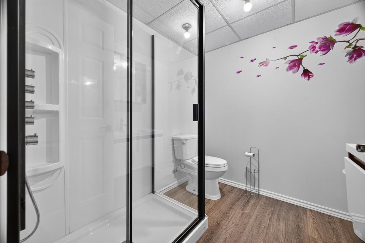 Salle de bain au sous-sol