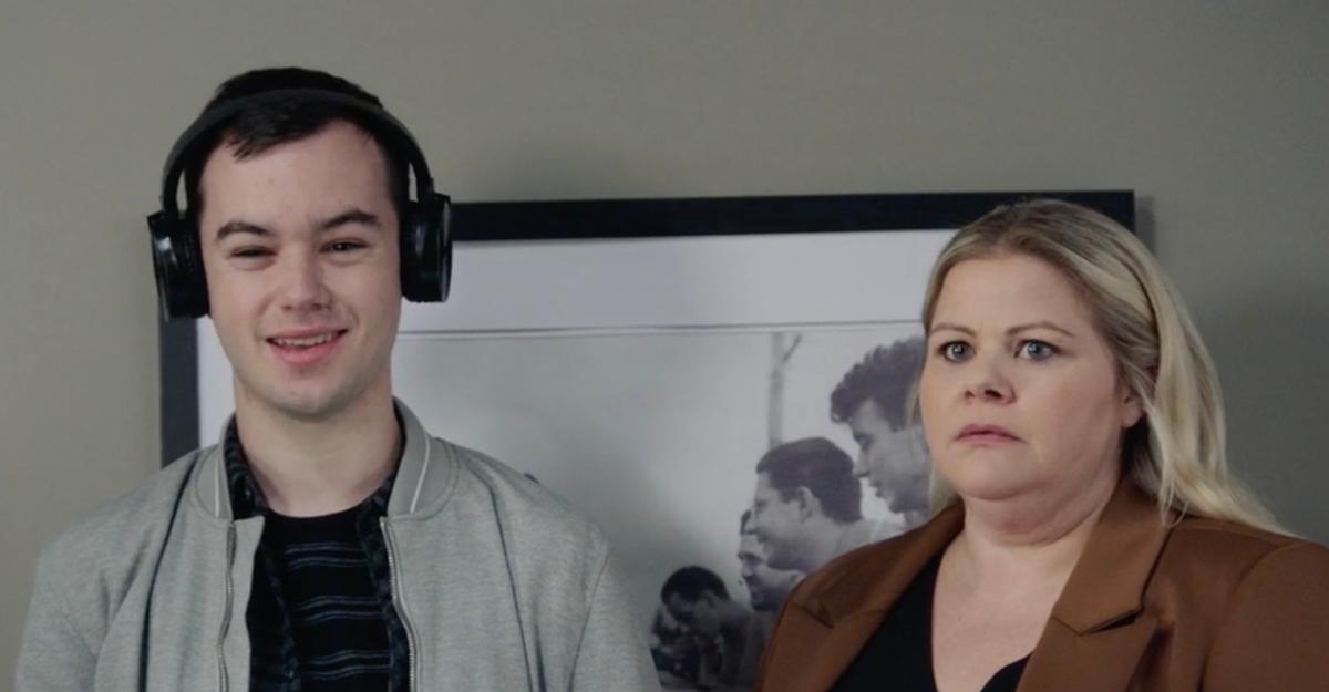 Benjamin Gratton et Geneviève Schmidt dans STAT