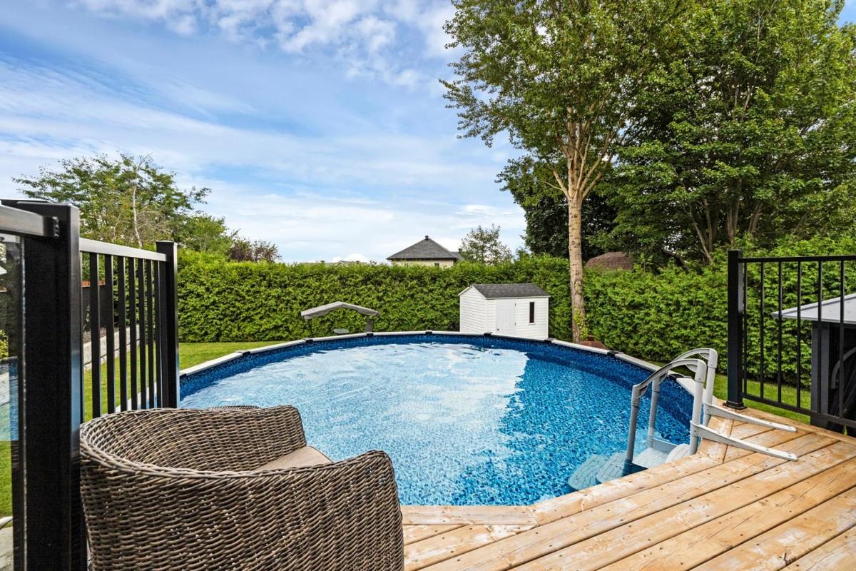 Piscine vue de la terrasse