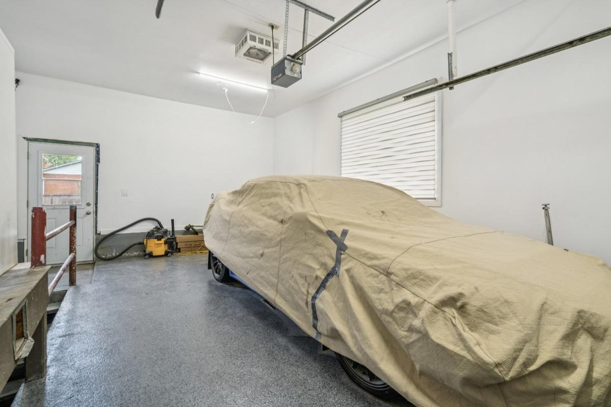 Garage attenant