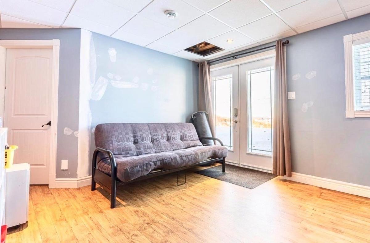 Salle familiale au sous-sol